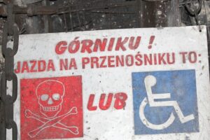 Karnij sie na przenośniku a świtniesz, abo bydziesz poharatany