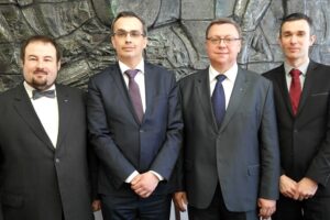 1524297108 04 kierownictwo radek luksa k4