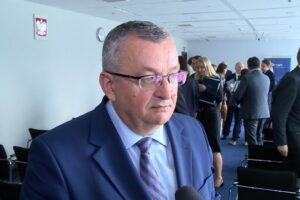 1532082976 andrzejadamczyk