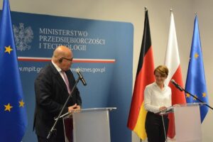 1536183625 altmaier emilewicz mpit