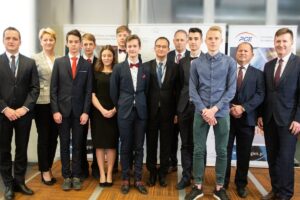 1558968014 stypendysci pgegiek