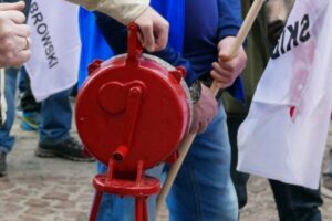 1560184201 manifa syrena9