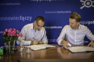 1565784503 podpisanie3