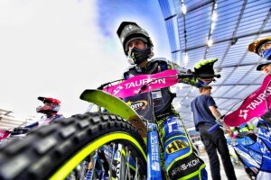 1570010907 zuzelstadionslaskitauron