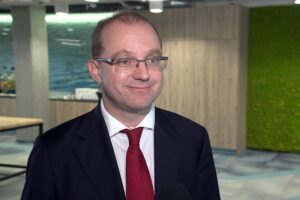 1572430276 christianartelt newseria