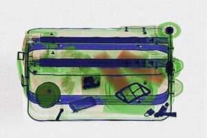 1585136128 lotnisko bagaz