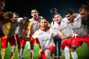 1602230271 ariel mnochy kadra