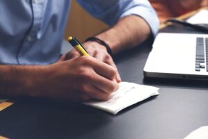 1603797965 komornikpracownikbiuro