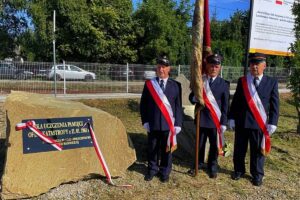 1631090635 wadowice pomnik