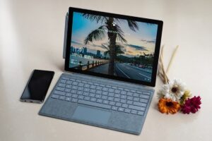 1641193994 laptop