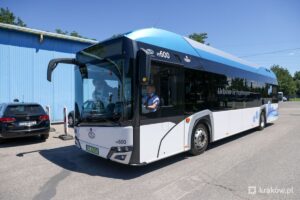 1656077291 autobus wodor