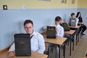 1663844712 kghm uczniowie