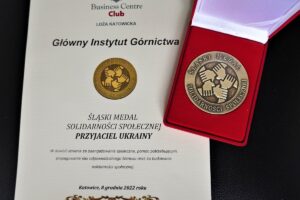 1670585054 medal gig