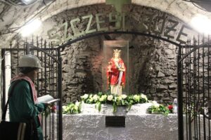 W podziemiach ruchu Bobrek kopalni Bobrek-Piekary załoga wybudowała przed trzema laty podziemny ołtarz św. Barbary