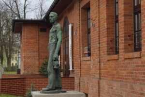 1702134580 rzezba bytom