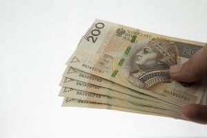 1702968763 s pieniadze2 pixabay res 1200