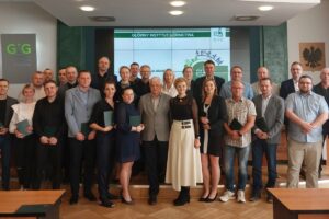 1713361424 studia gig