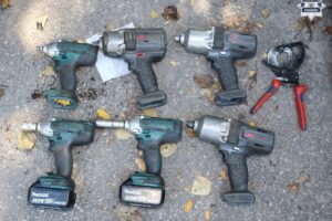 1759993606 59 899968