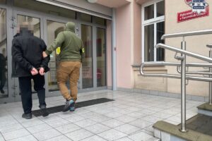 1760519823 61 901022