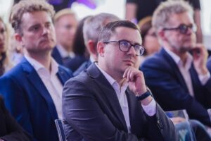 1761204851 548442332