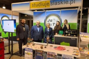 1763033175 581554335 1423178543140