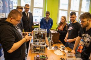 1773050299 634921858 122