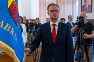 1756365724 kopia tlo1 40 1 870x440