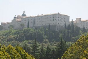 Monte Cassino klasztor udskior gov pl