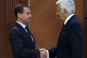 Buzek miedwiediew AFP PAP