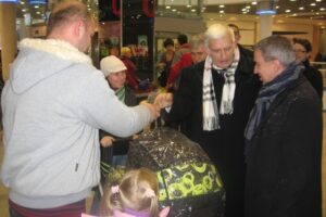 Buzek w agorze kaj