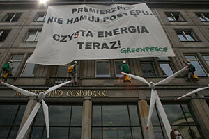 Greenpeace protest min gosp KONRAD KONSTANTYNOWICZ greenpeace