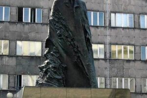 Korfanty pomnik ARC