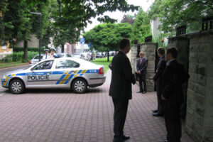 Policja chroni KAJ1