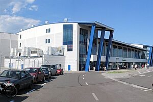 Pyrzowice terminal b wikimedia org