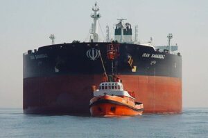 Wejscie statku naftoport pl