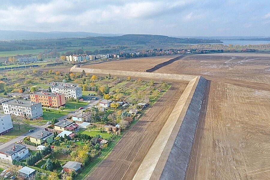 1497872947 fabryka ziemne jawor mercedes benez jawor com pl