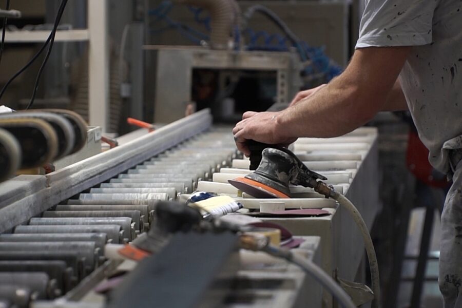 1586159795 pracownicyfabryka