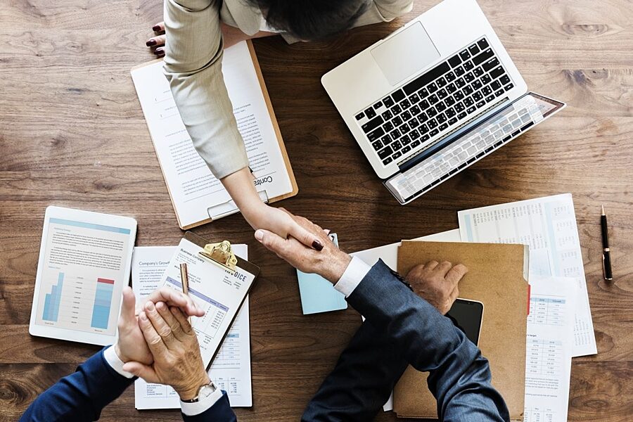 1701326851 szef business people