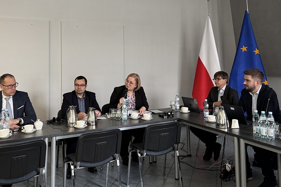 1743095174 bankswiatowy 3