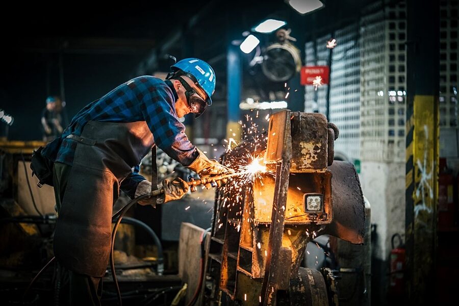 1750413822 pracownicy