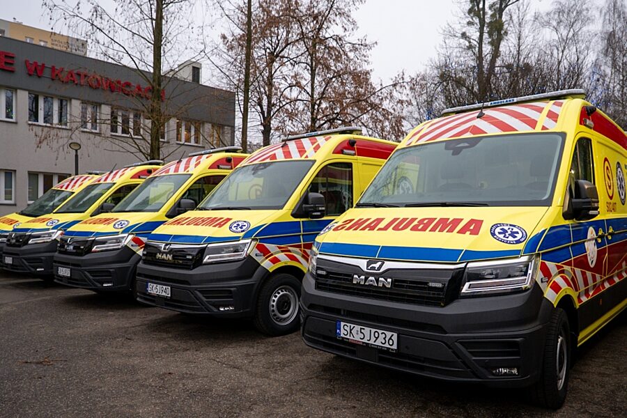 1766482588 ambulanse