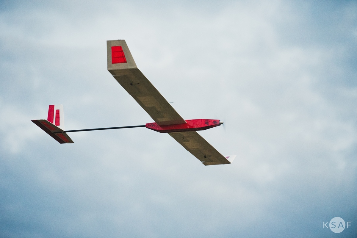 Самолеты над польшей. Haps Solar plane.